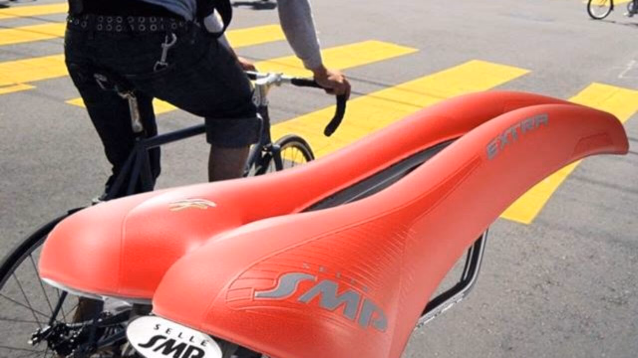 ¿Cuando ando en bicicleta se me duermen los testículos.?