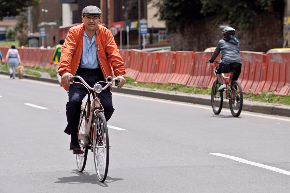 ¿Cuáles son los beneficios de andar en bicicleta a los 50 años?