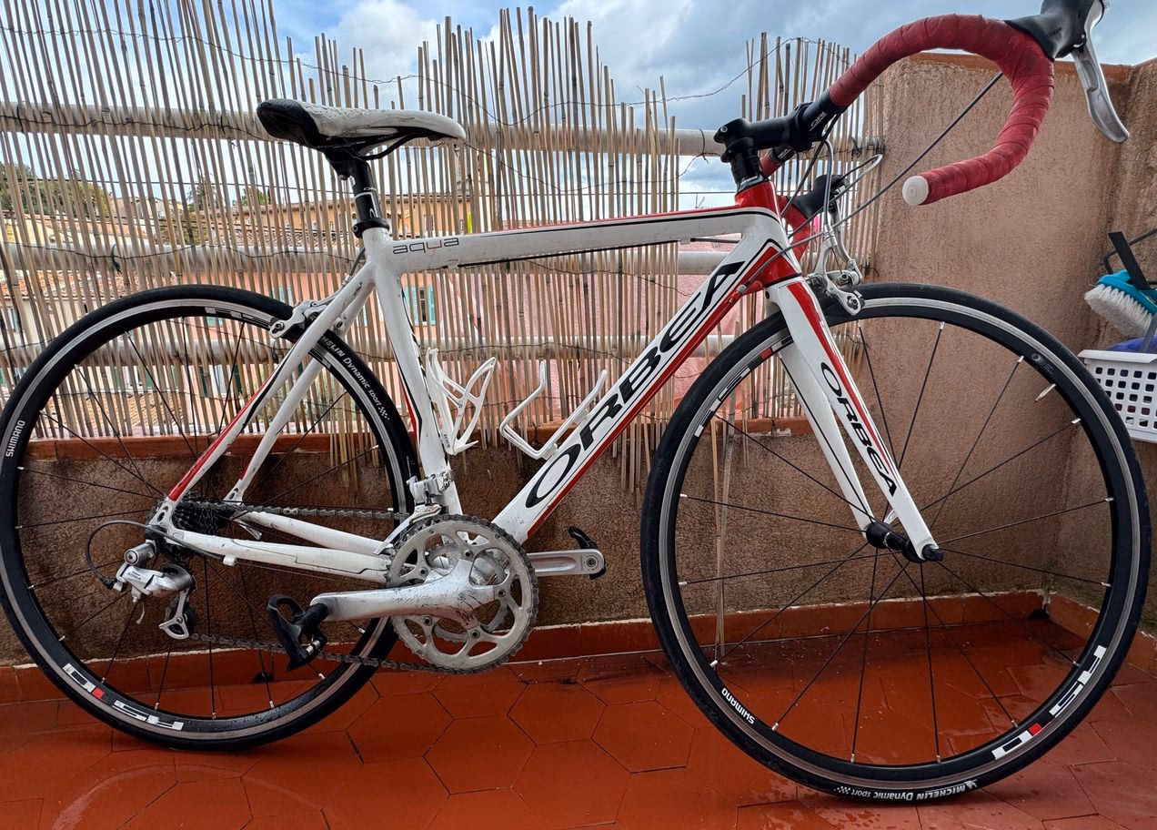 Is Orbea Aqua carbon?
