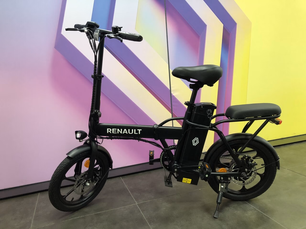 Does Renault make motorcycles?