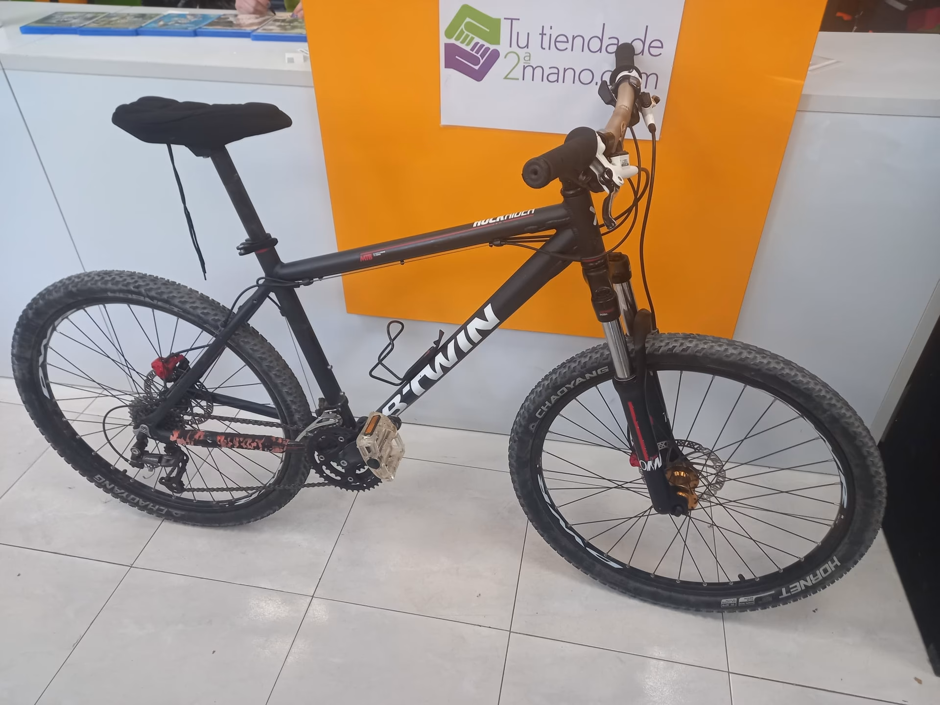 What is the spec of the Btwin Rockrider 520?