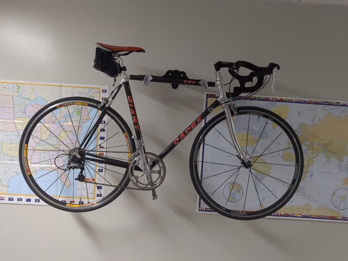 How much does a Cadex bike weigh?