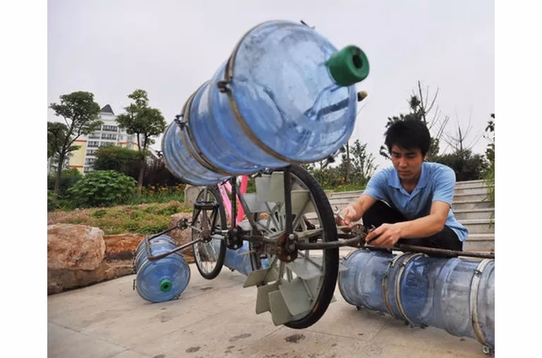 ¿Qué tan rápido va una bicicleta acuática?