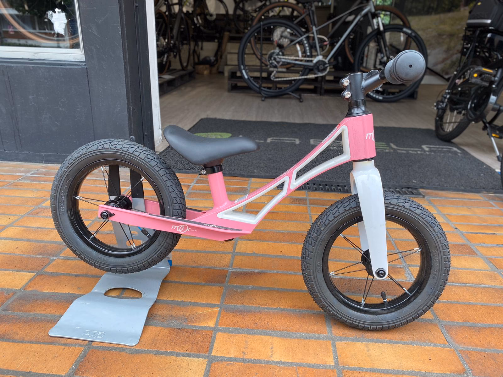 ¿Qué hace la bicicleta de magnesio?