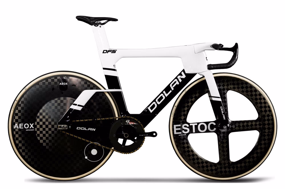 How much does Dolan Titanium weight?