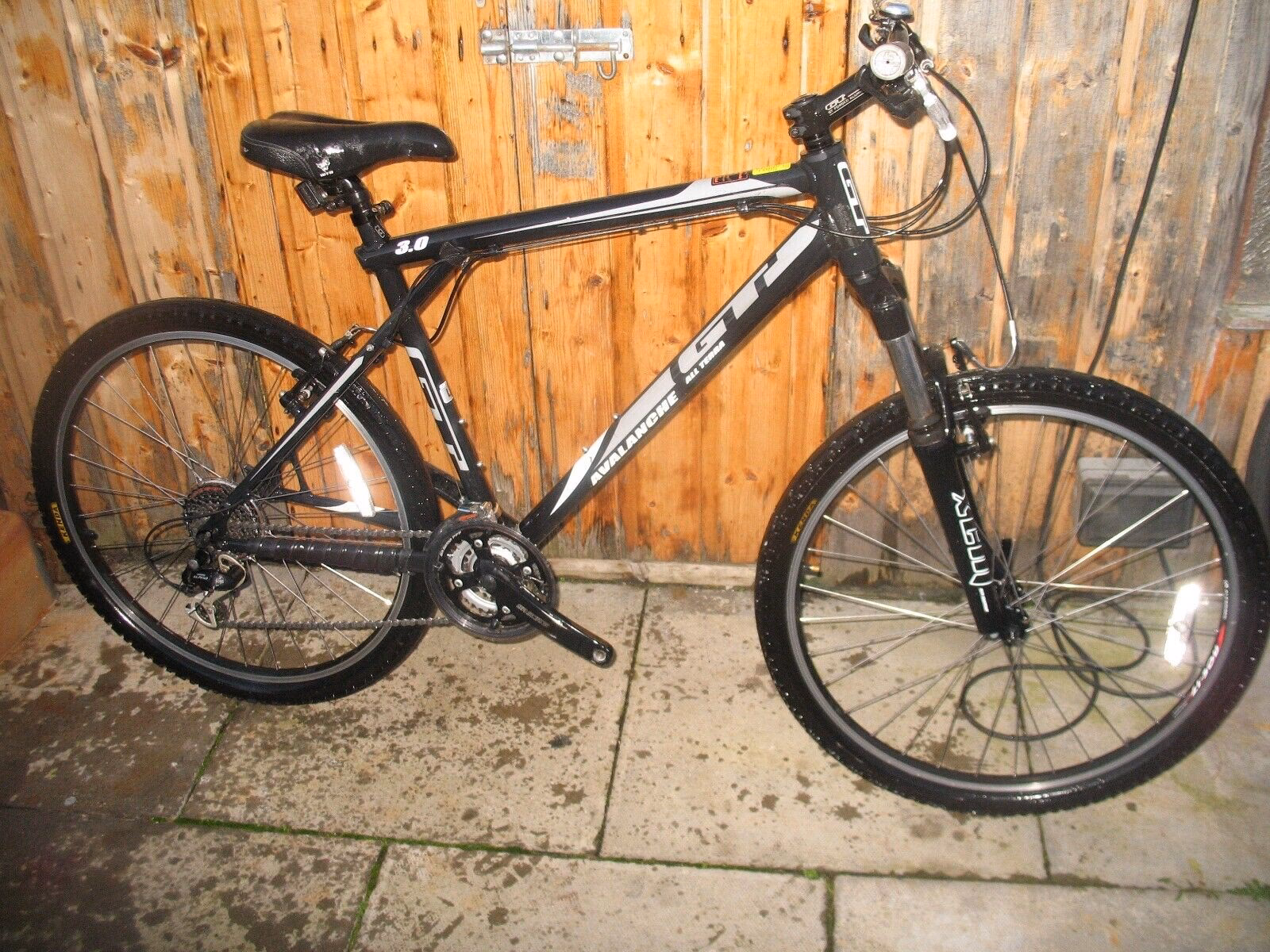 ¿Cuánto pesa la bicicleta GT Avalanche?