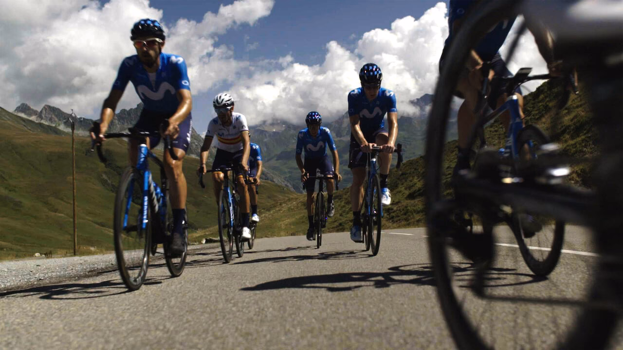 ¿Cómo se llama la serie de ciclismo en Netflix?