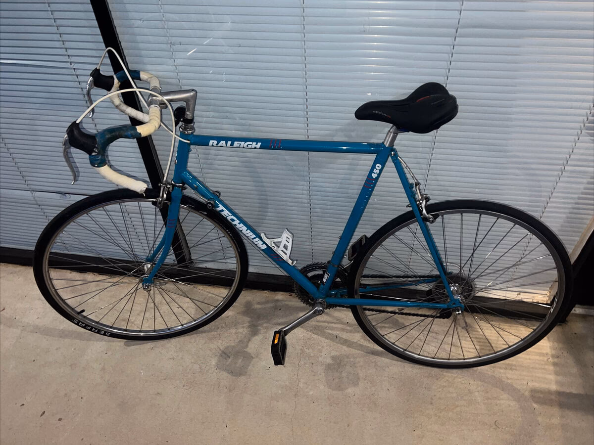 How much does a Raleigh technium weigh?