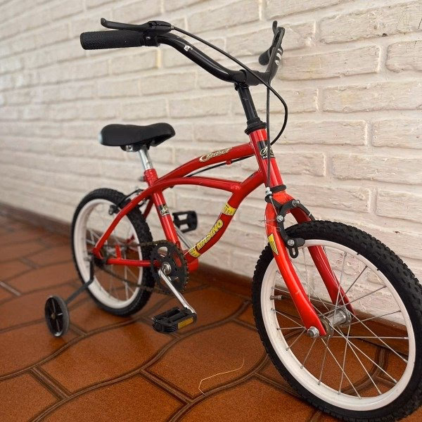 ¿Qué tamaño de bicicleta necesito para un niño de 14 años?