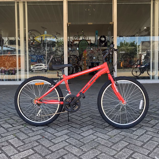 ¿Para qué edad es la bicicleta de 24 pulgadas?