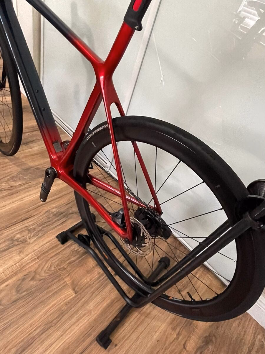 ¿Vale la pena reparar una bicicleta de carbono?