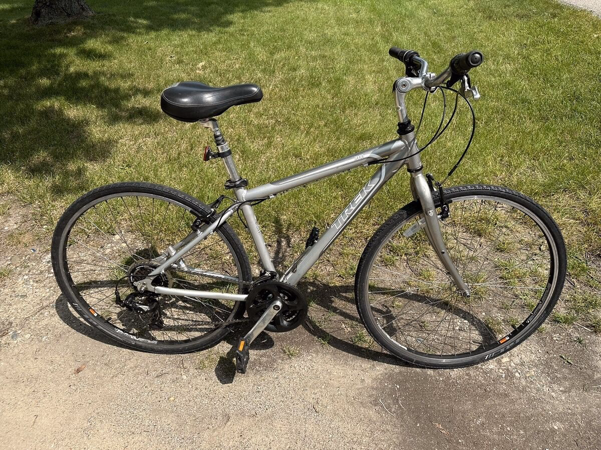 ¿Cuánto pesa un cuadro Trek 7000?