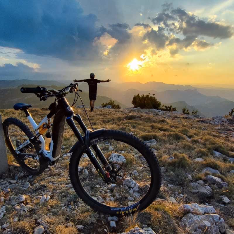 ¿Qué es mejor, una bici de ruta o una MTB?