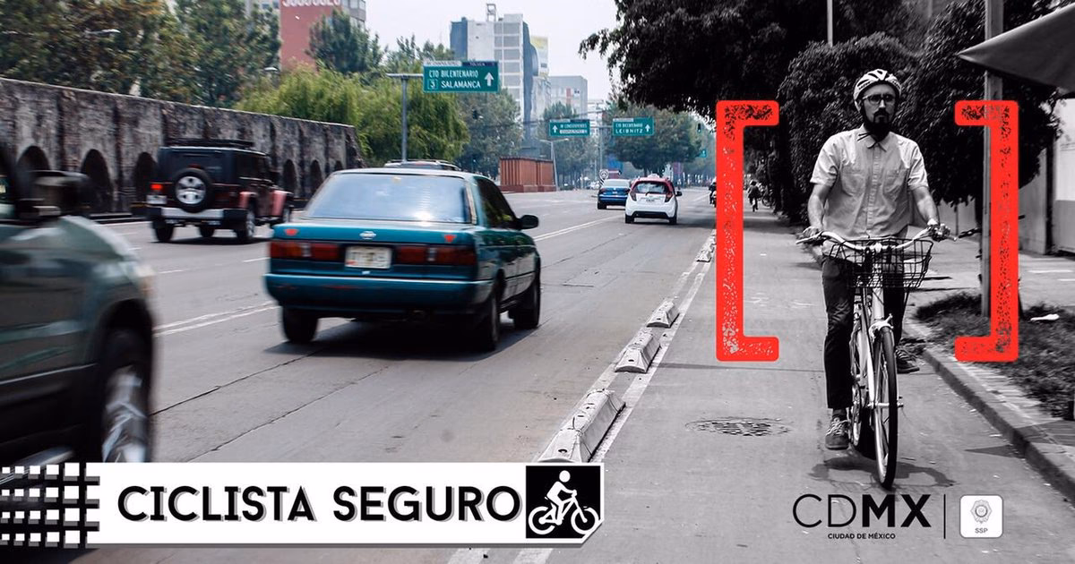 ¿Qué debe hacer si se encuentra con un ciclista circulando en sentido contrario?