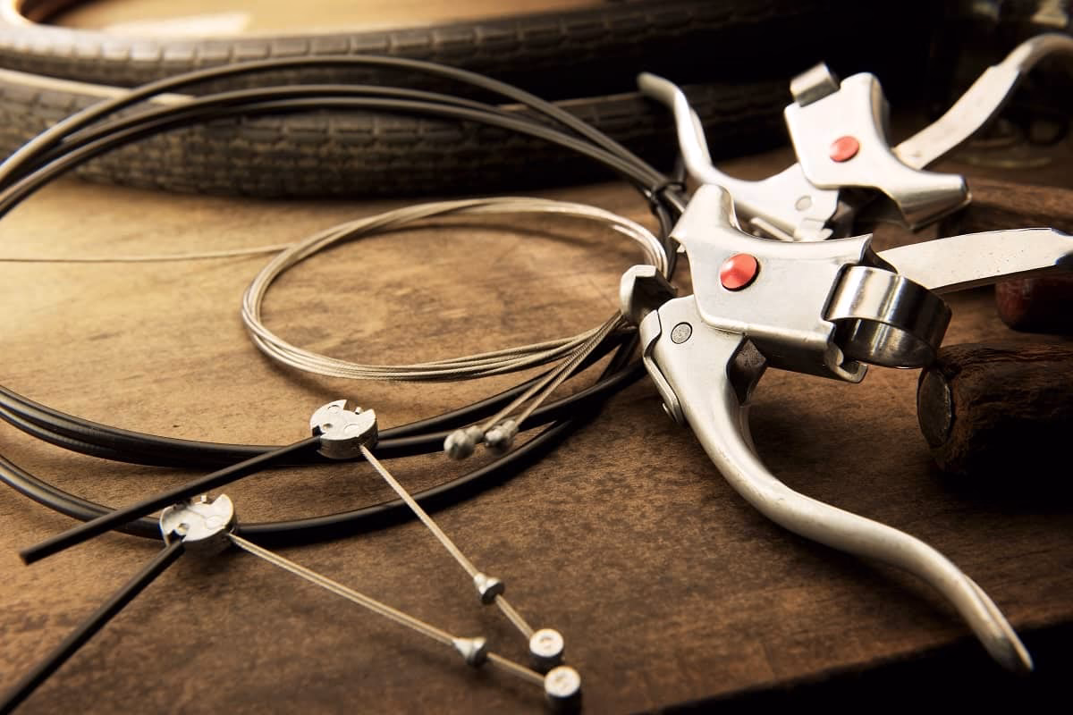 ¿Es fácil reemplazar el cable de freno de una bicicleta?