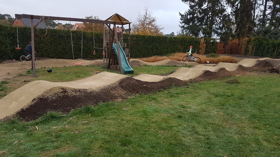 ¿Cuánto cuesta construir un pump track?