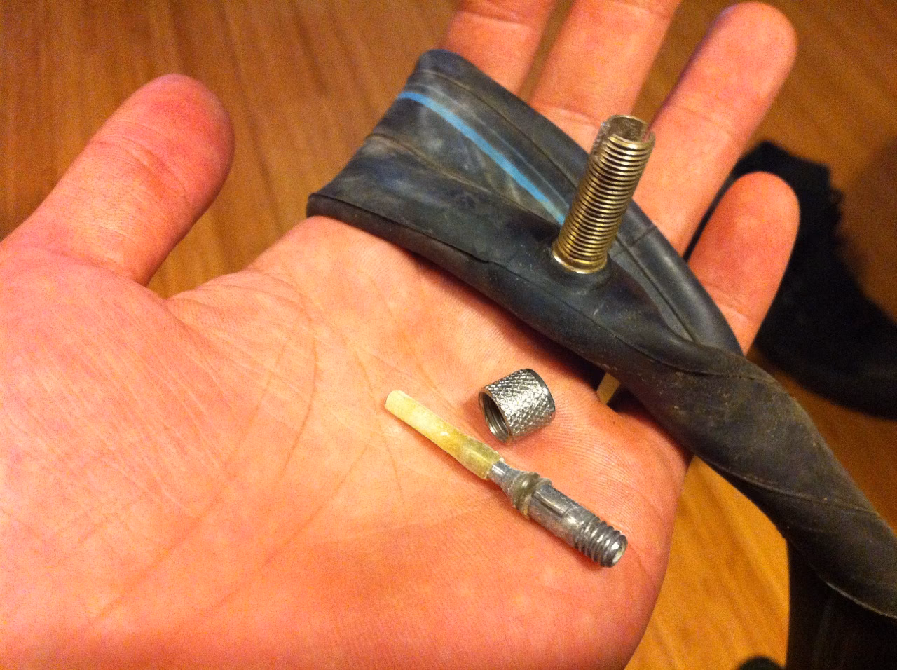 ¿Cómo liberar aire de una válvula Dunlop?