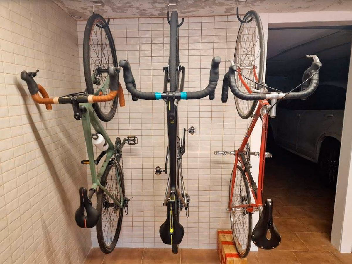 ¿Cómo puedo detener completamente una bicicleta?