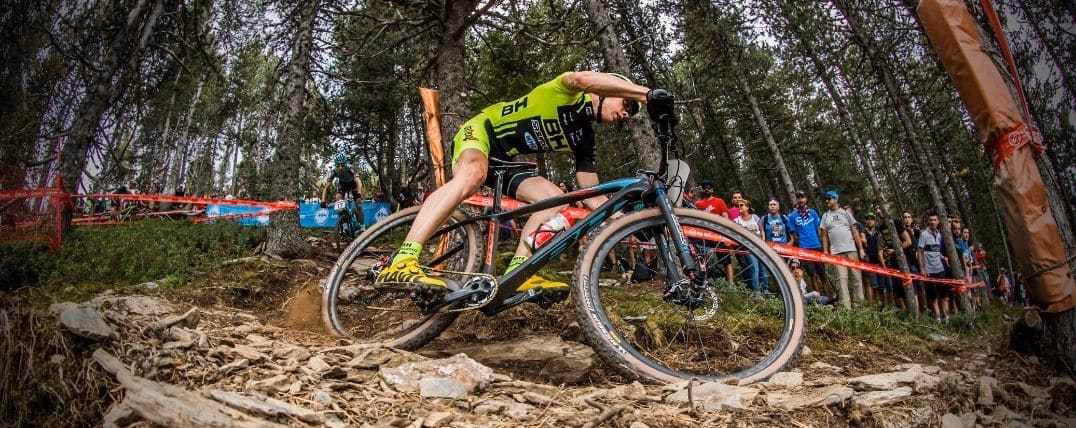 ¿Cómo se llama el deporte de escalar montañas en bicicleta?