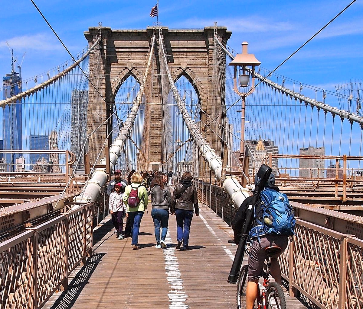 ¿Se puede cruzar el puente de Brooklyn en bicicleta?