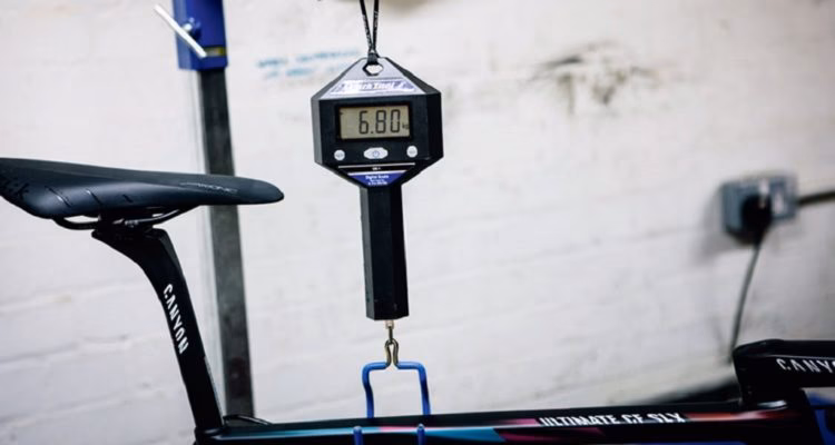 ¿Cuánto pesa una bicicleta de adulto?