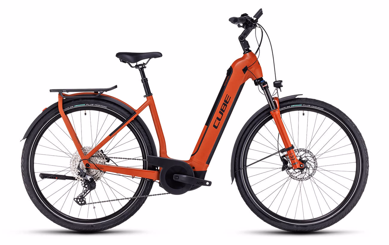 How much does a CUBE 240 weight?