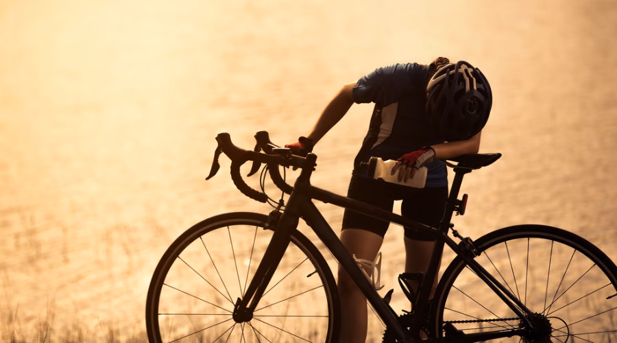 ¿Andar en bicicleta puede causar dolor testicular?