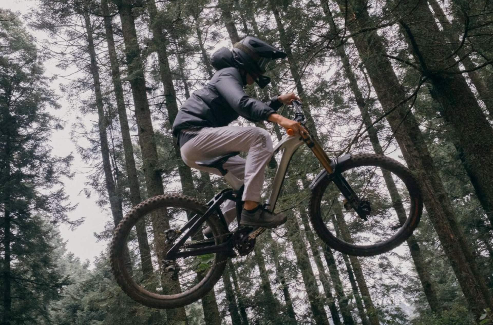 ¿Qué significa downhilling?