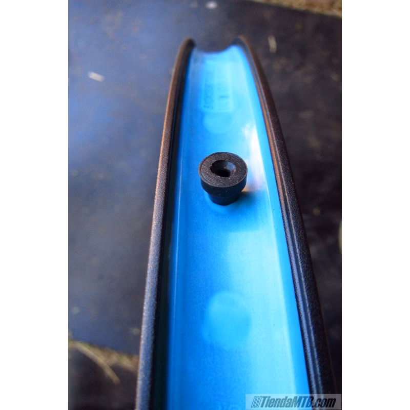 ¿Cuál debe ser el ancho de la cinta tubeless?