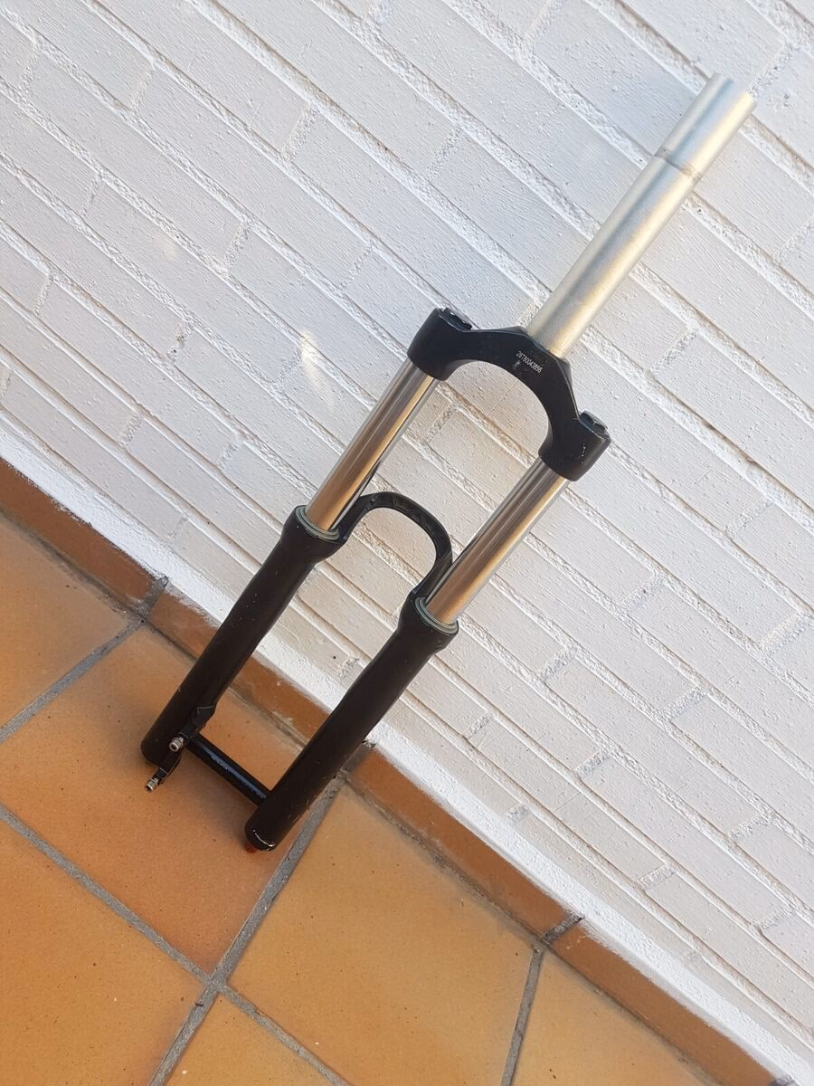 How much do rockshox domains weigh?