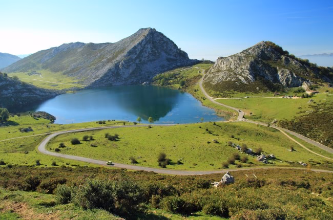 ¿Cuánto tiempo se tarda en subir a los Lagos de Covadonga?