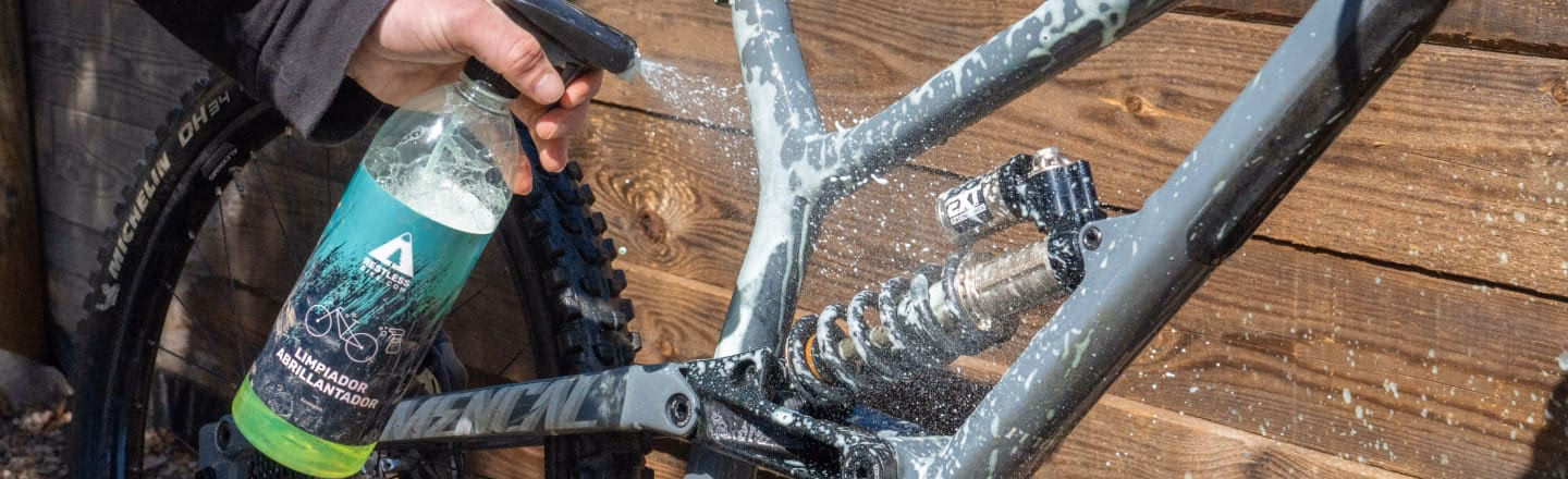 ¿Cómo limpiar una bicicleta sin agua?
