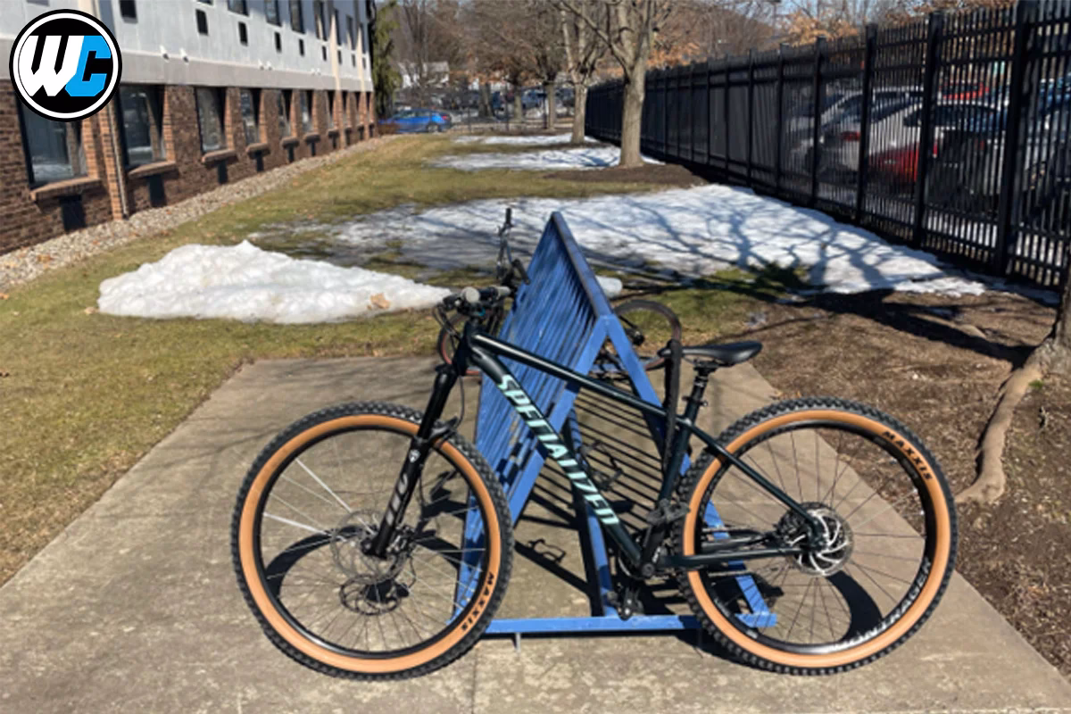 ¿Cuánto pesa la horquilla Manitou Mars?