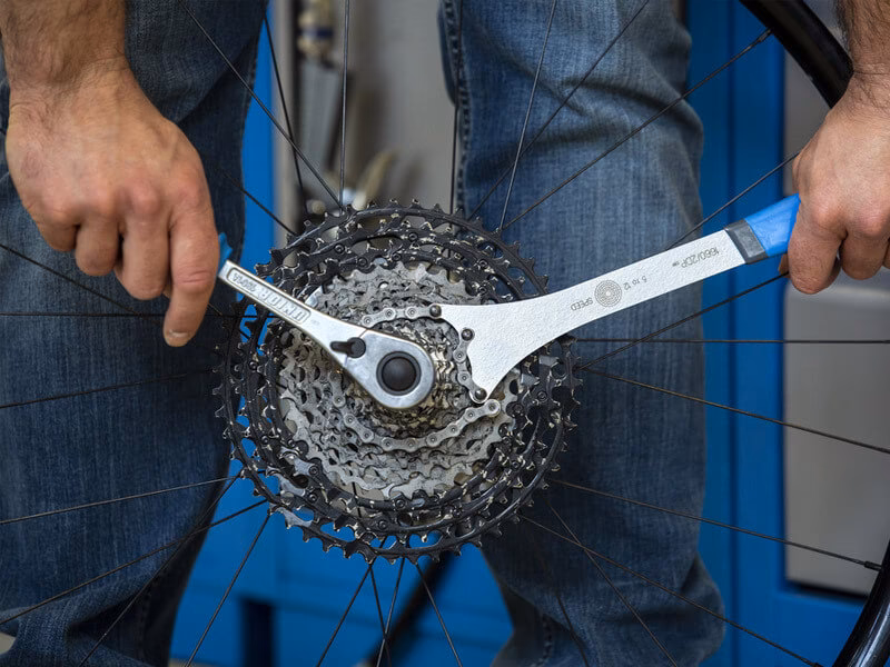 ¿Puedes realizar el mantenimiento de un buje de bicicleta?