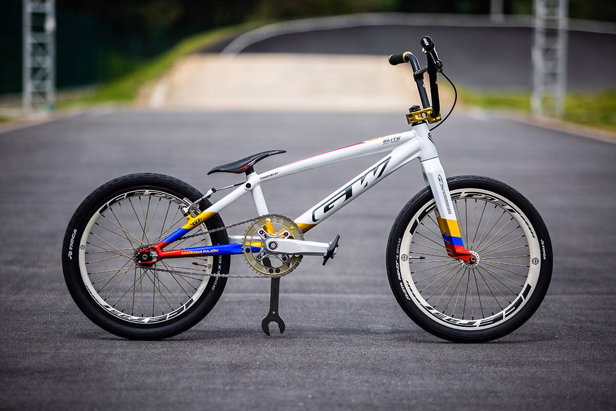 ¿Qué marca de bicicleta usa Mariana Pajón?