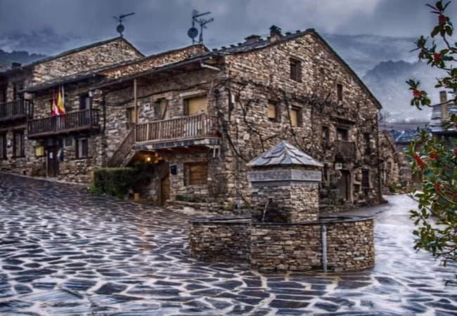 ¿Cuáles son los pueblos de la teja negra en Guadalajara?