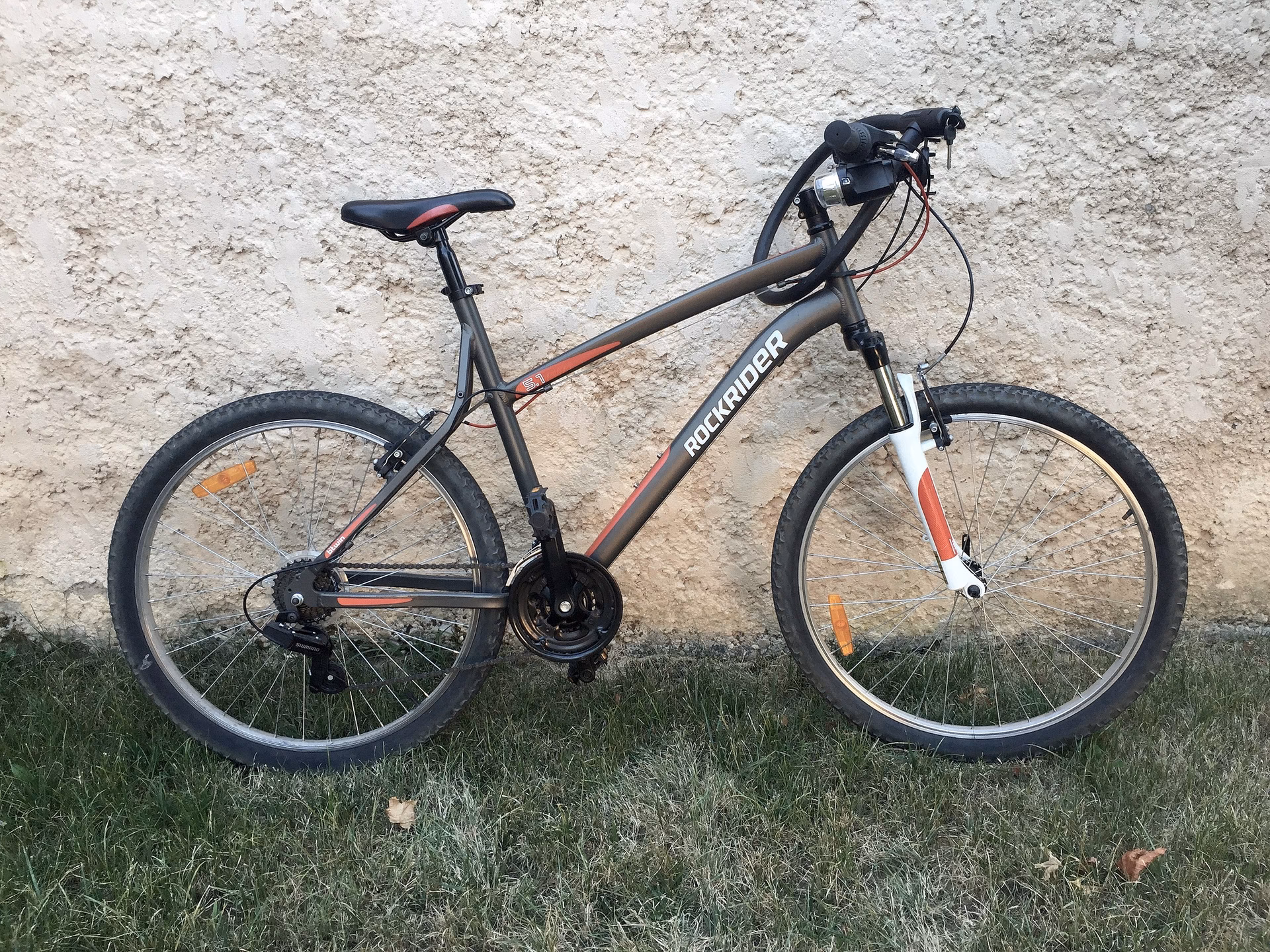 What is the price of Rockrider st10?