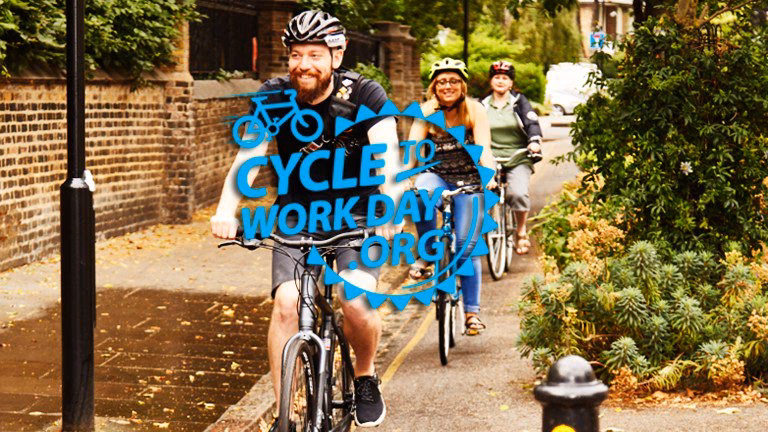 Como se chama o ato de andar de bicicleta?