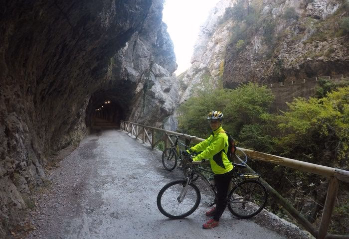 ¿Cuánto se tarda en hacer la ruta del oso en bici?