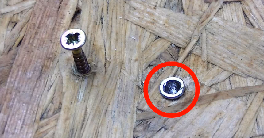 ¿Cómo quitar un tornillo roscado roto?