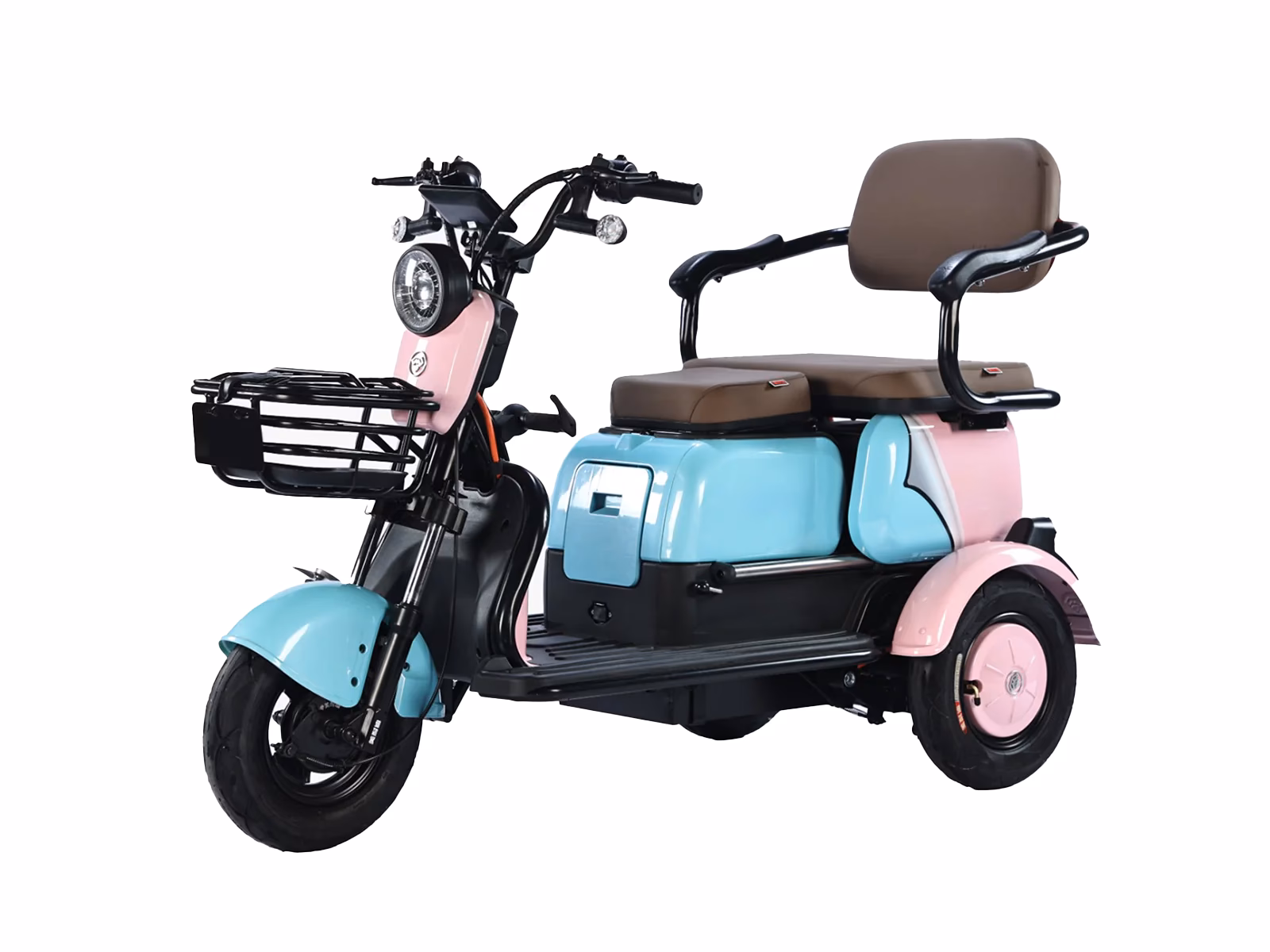 ¿Cuántas horas dura la batería de un triciclo eléctrico?