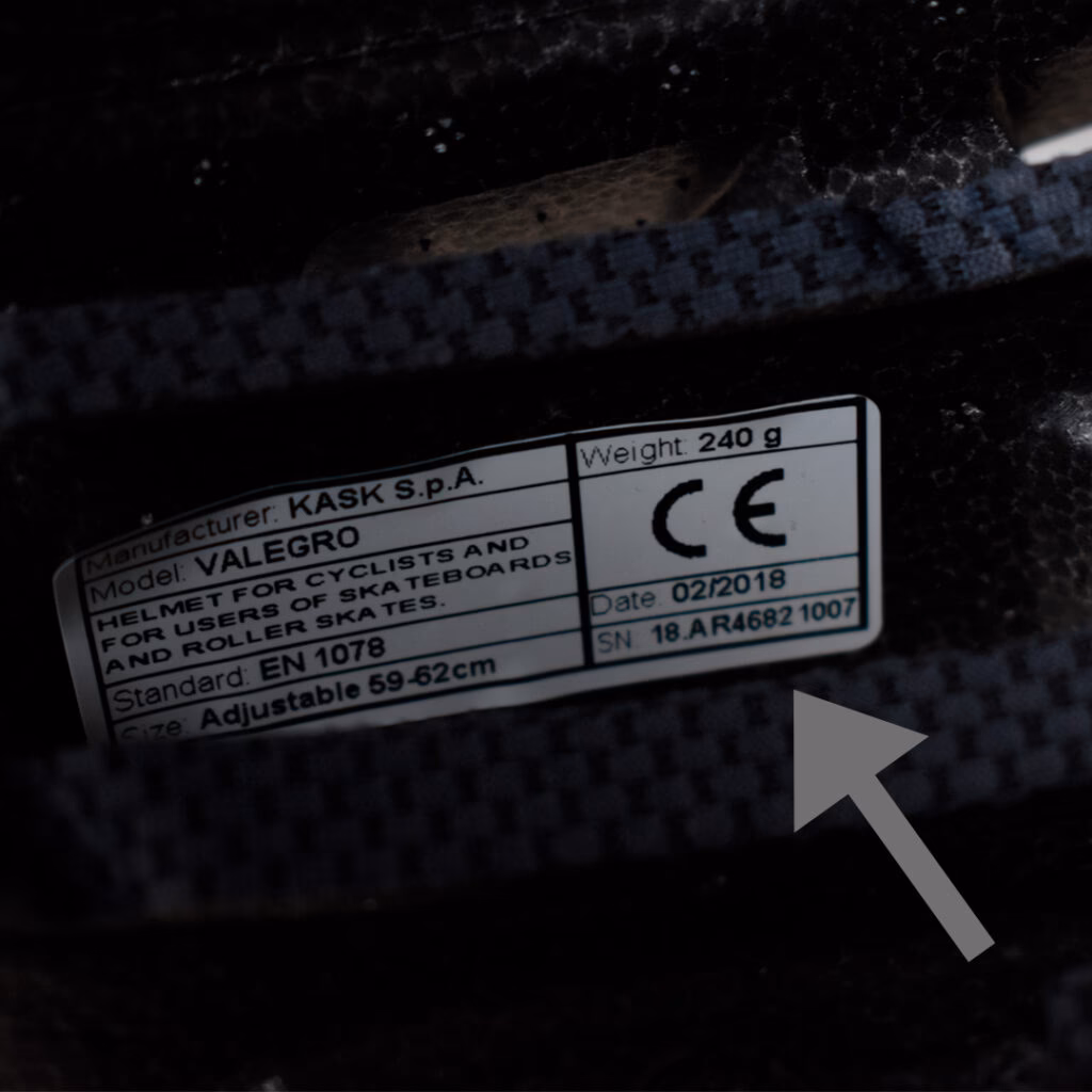 ¿Cómo saber la fecha de vencimiento de un casco?