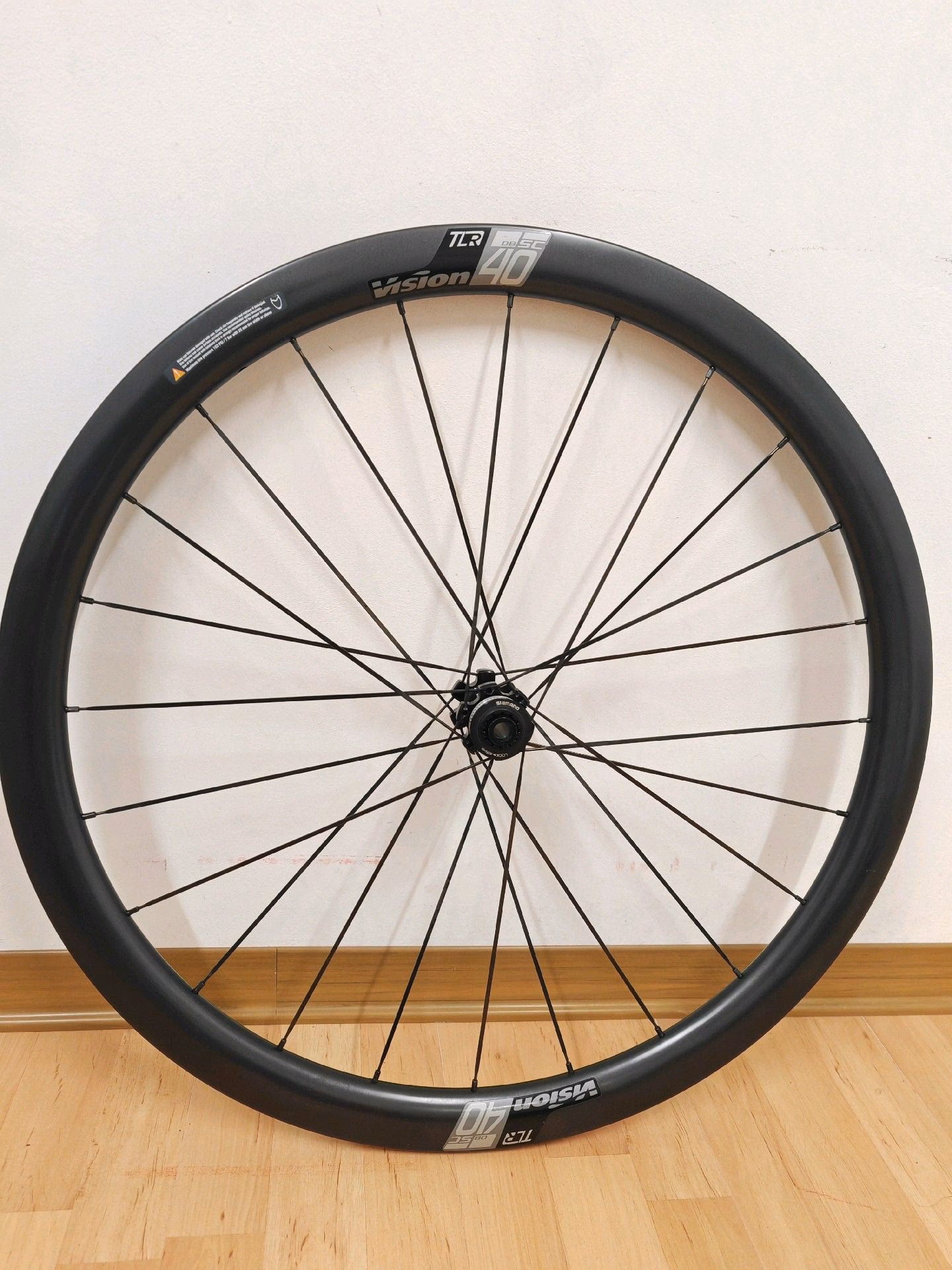What size are the tires on the Vision Team 35 disc?